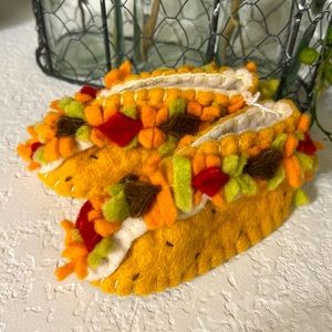 NWOT Felted Taco Baby Booties 6-12mo